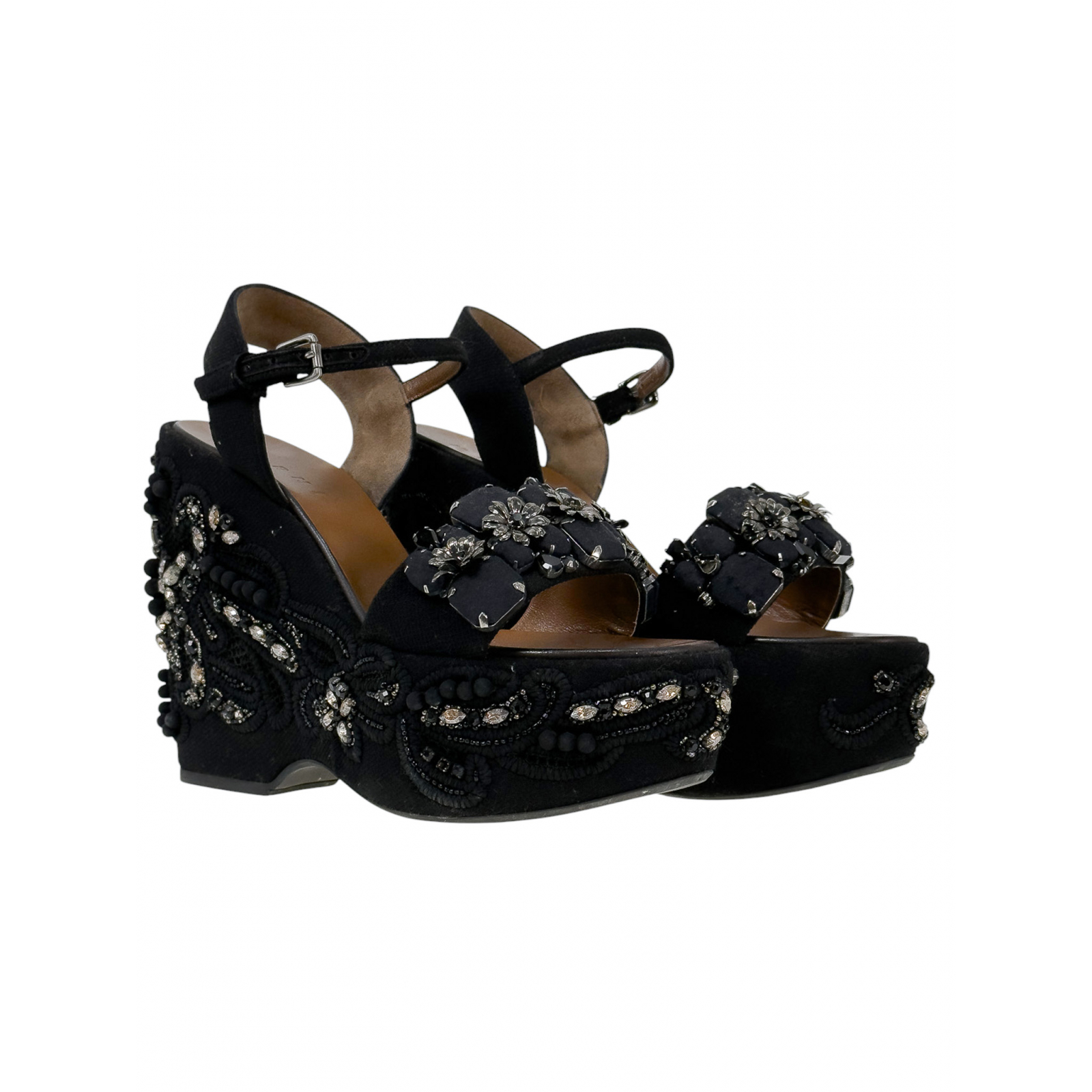 Sandały na koturnie