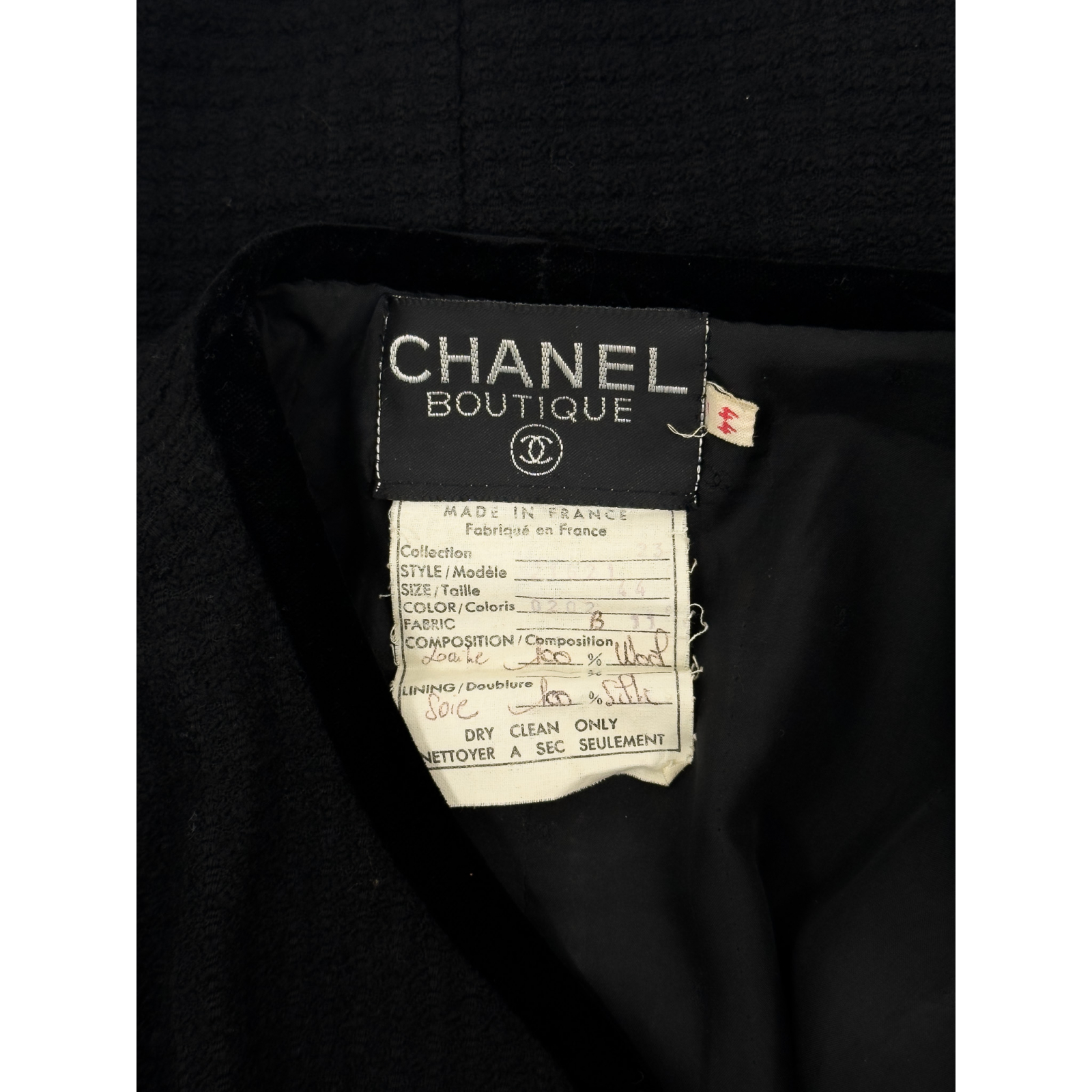 Wełniany komplet: żakiet + spódnica