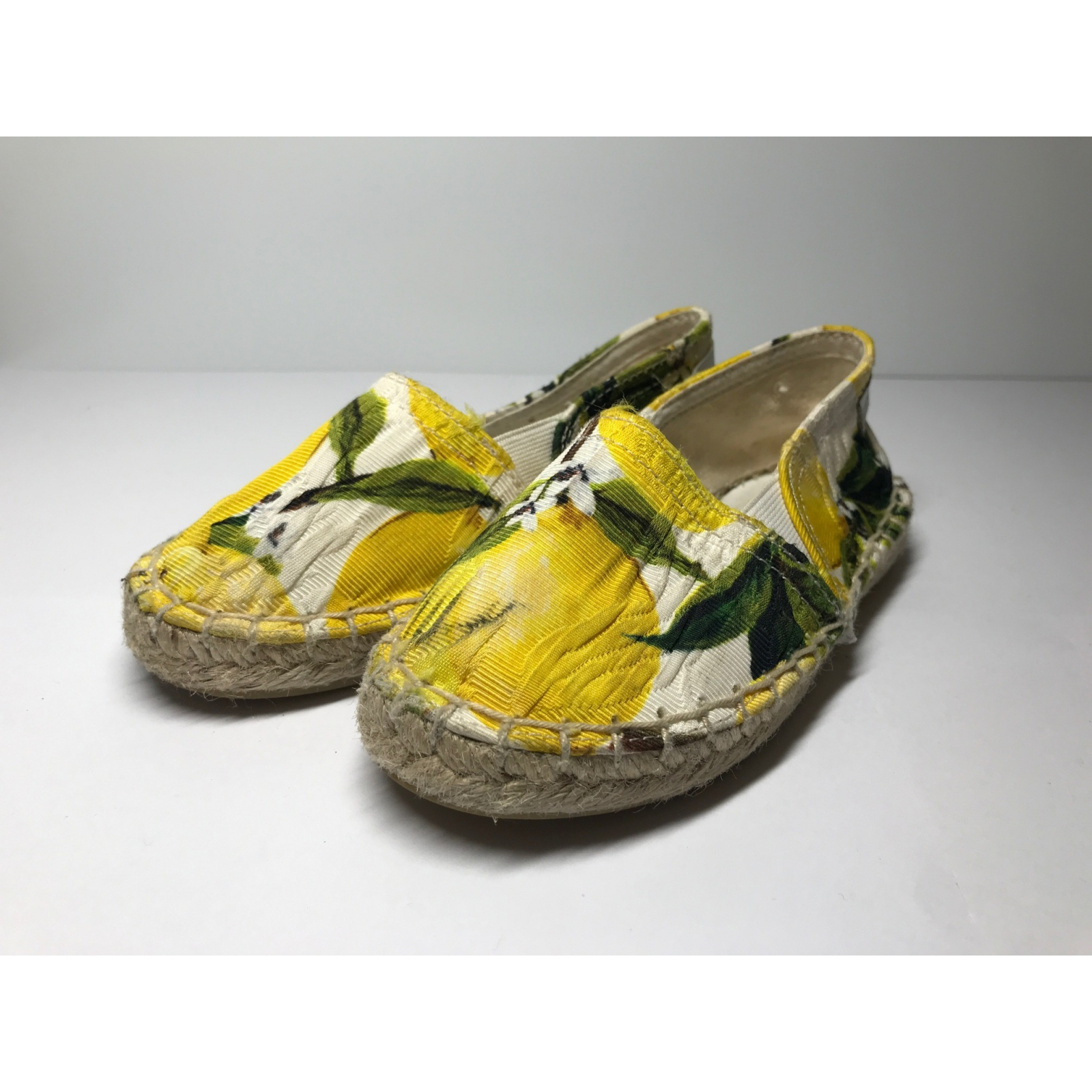 Espadryle w cytrynki