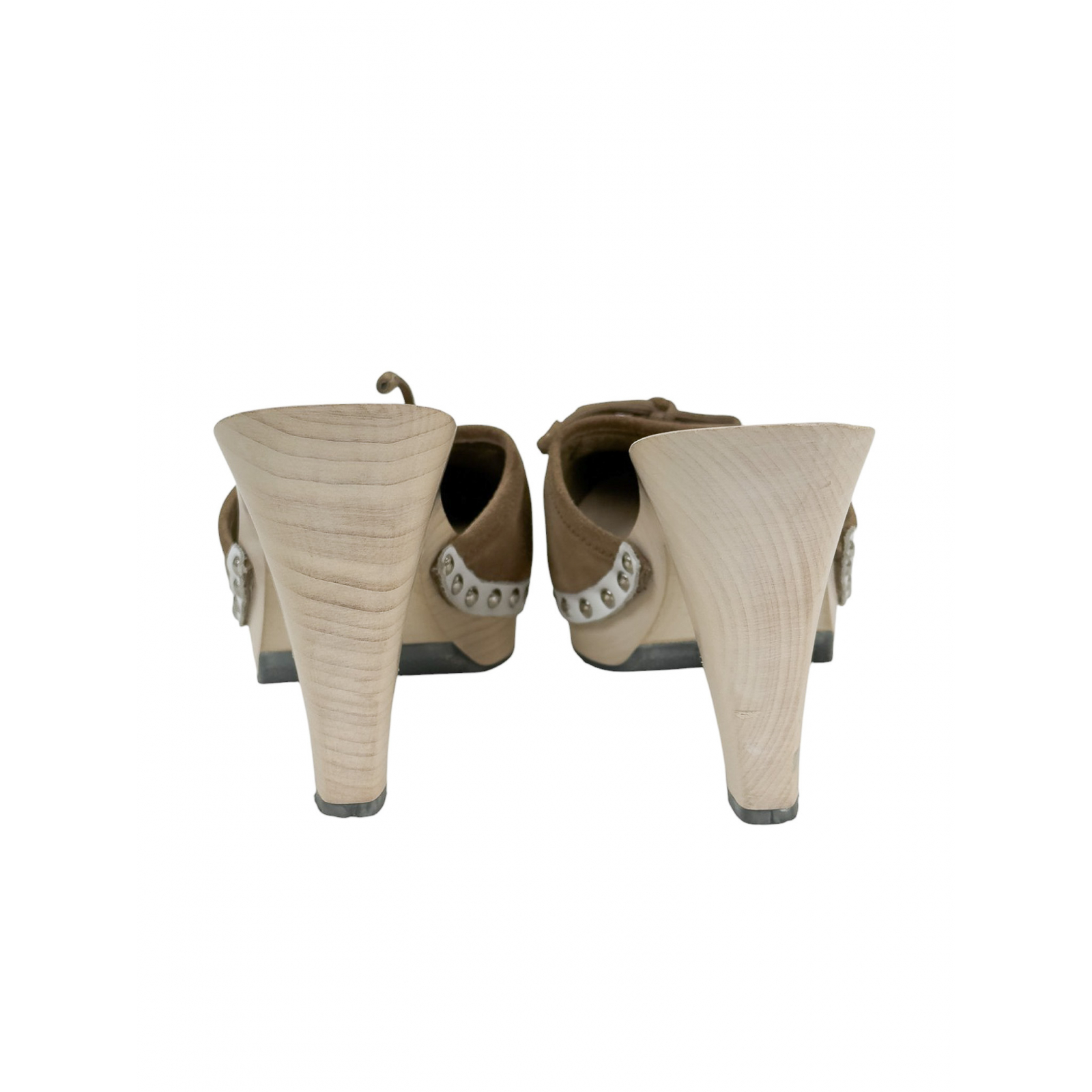 Buty na drewnianym obcasie