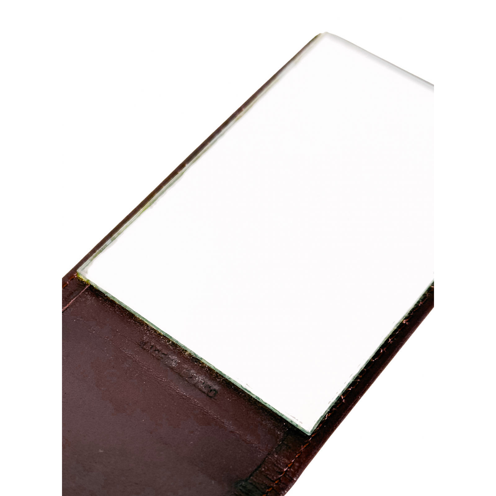 Lusterko w skórzanym etui