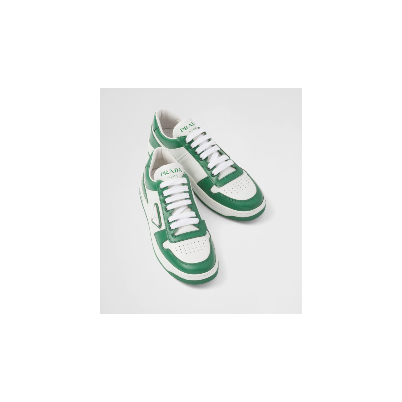 Sneakersy