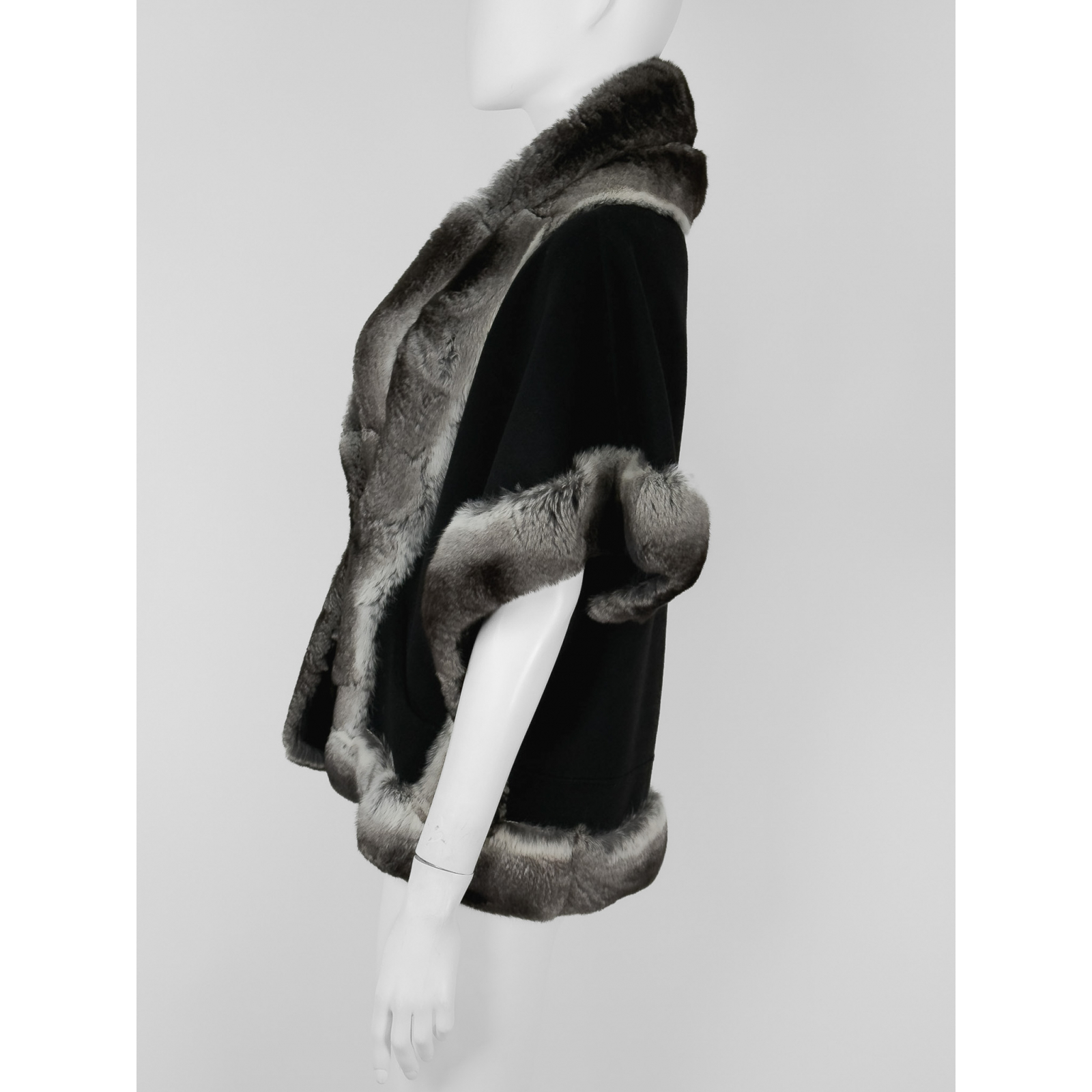 Kaszmirowa narzutka obszyta futrem z szynszyla Giuliana Teso