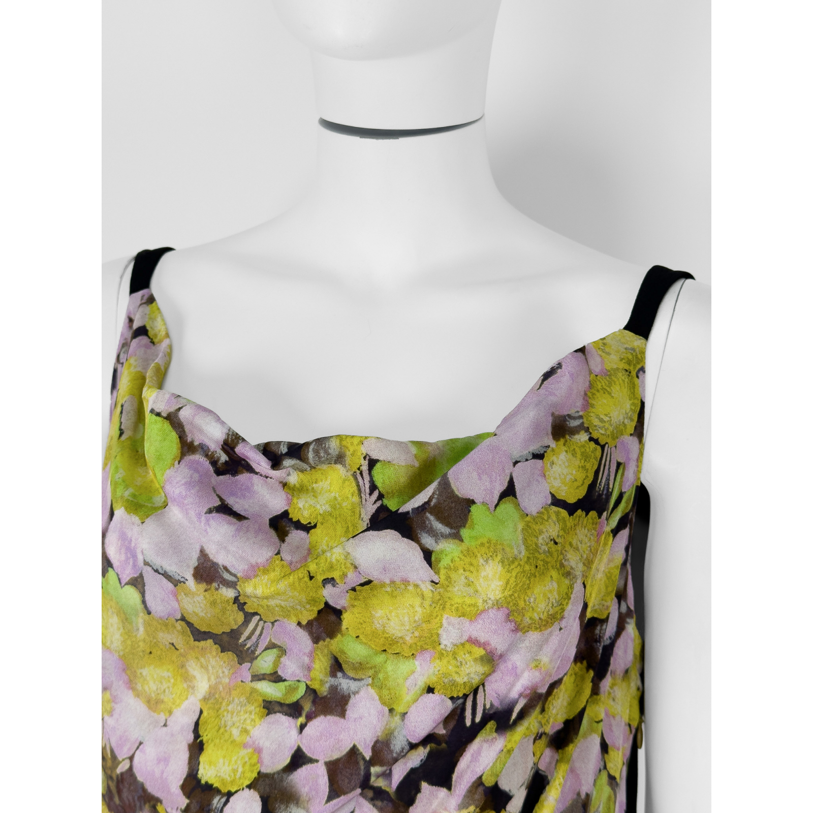 Sukienka z domieszką jedwabiu w składzie