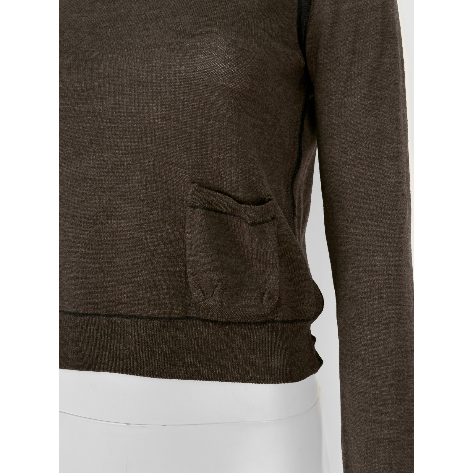 Wełniany sweter z golfem