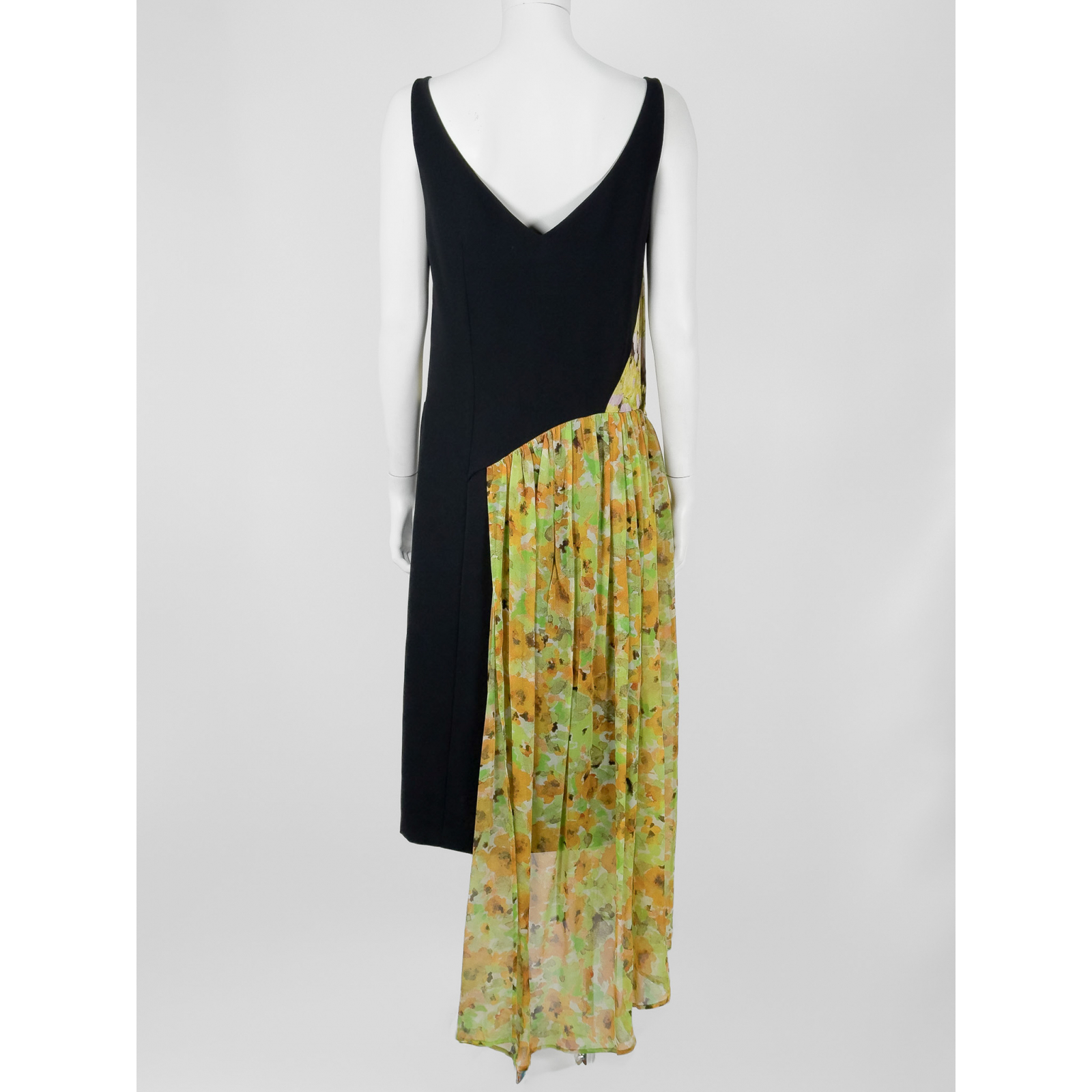 Sukienka z domieszką jedwabiu w składzie