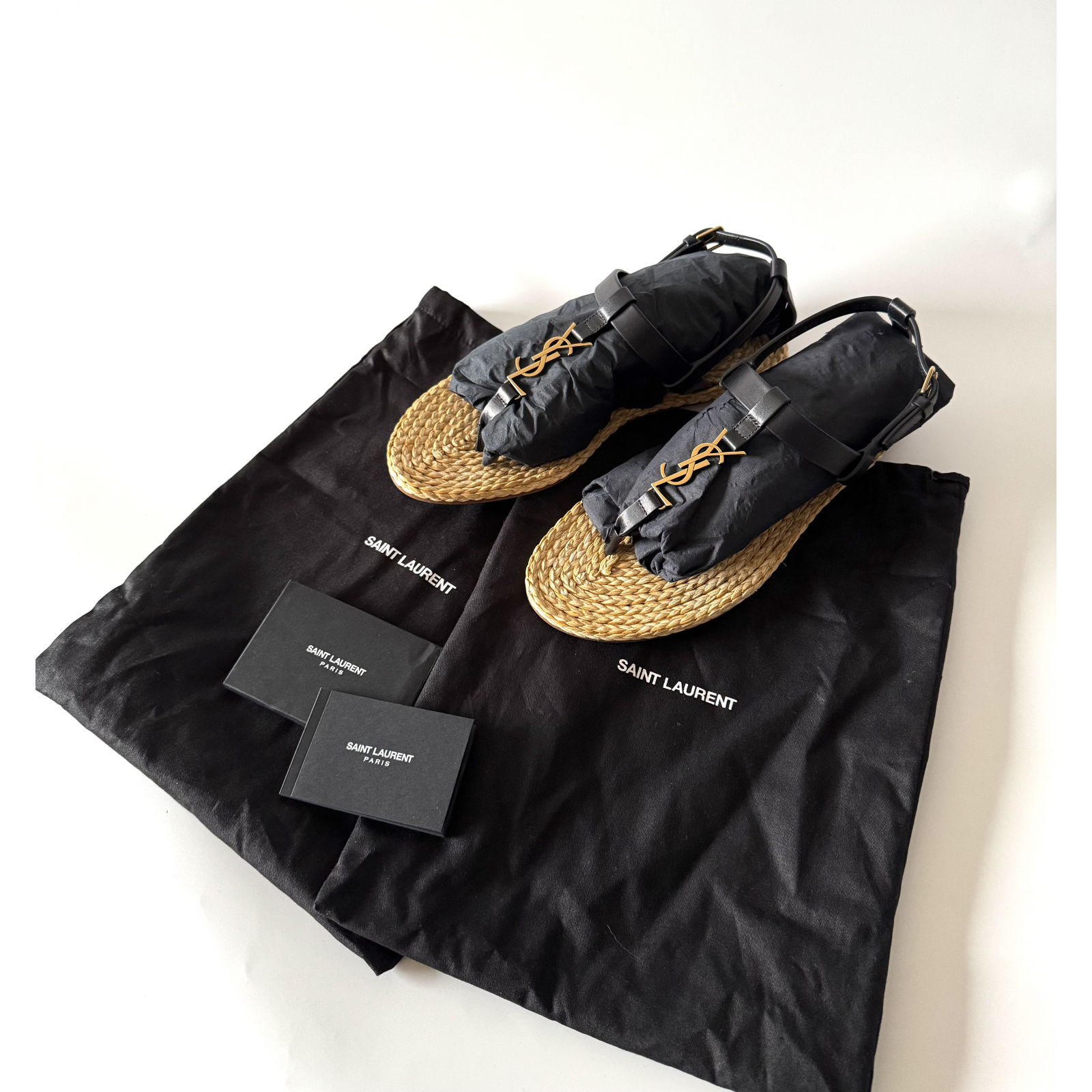 YSL SAINT LAURENT Cassandra Raffia Flat Thong Sandals - sandały