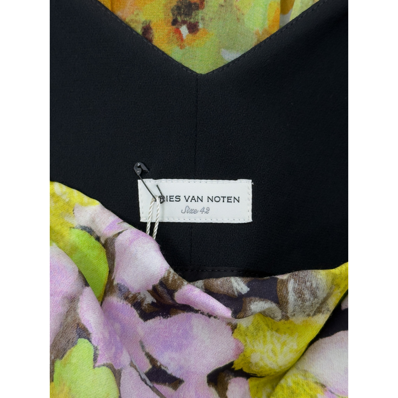 Sukienka z domieszką jedwabiu w składzie