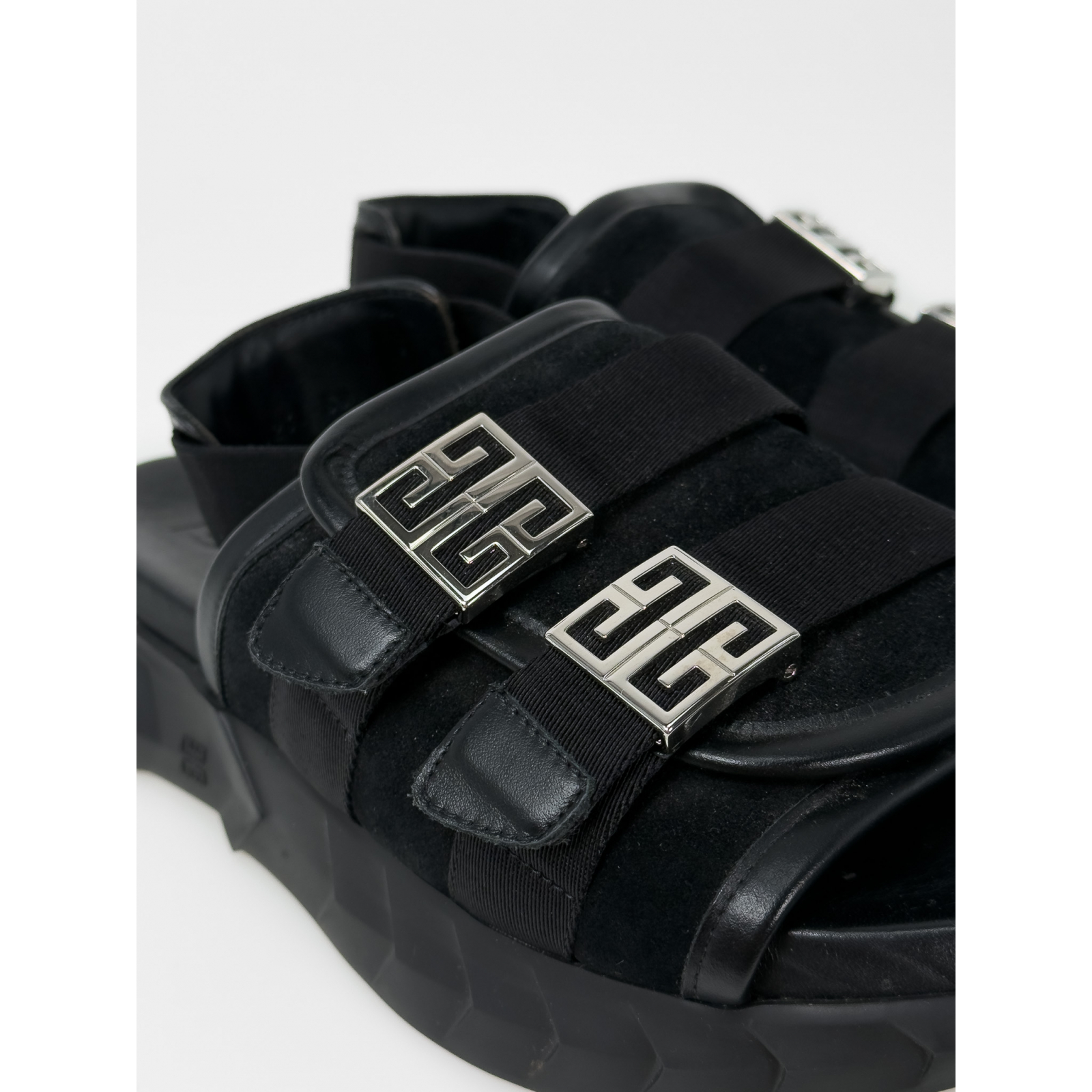 Skórzano-zamszowe sandały