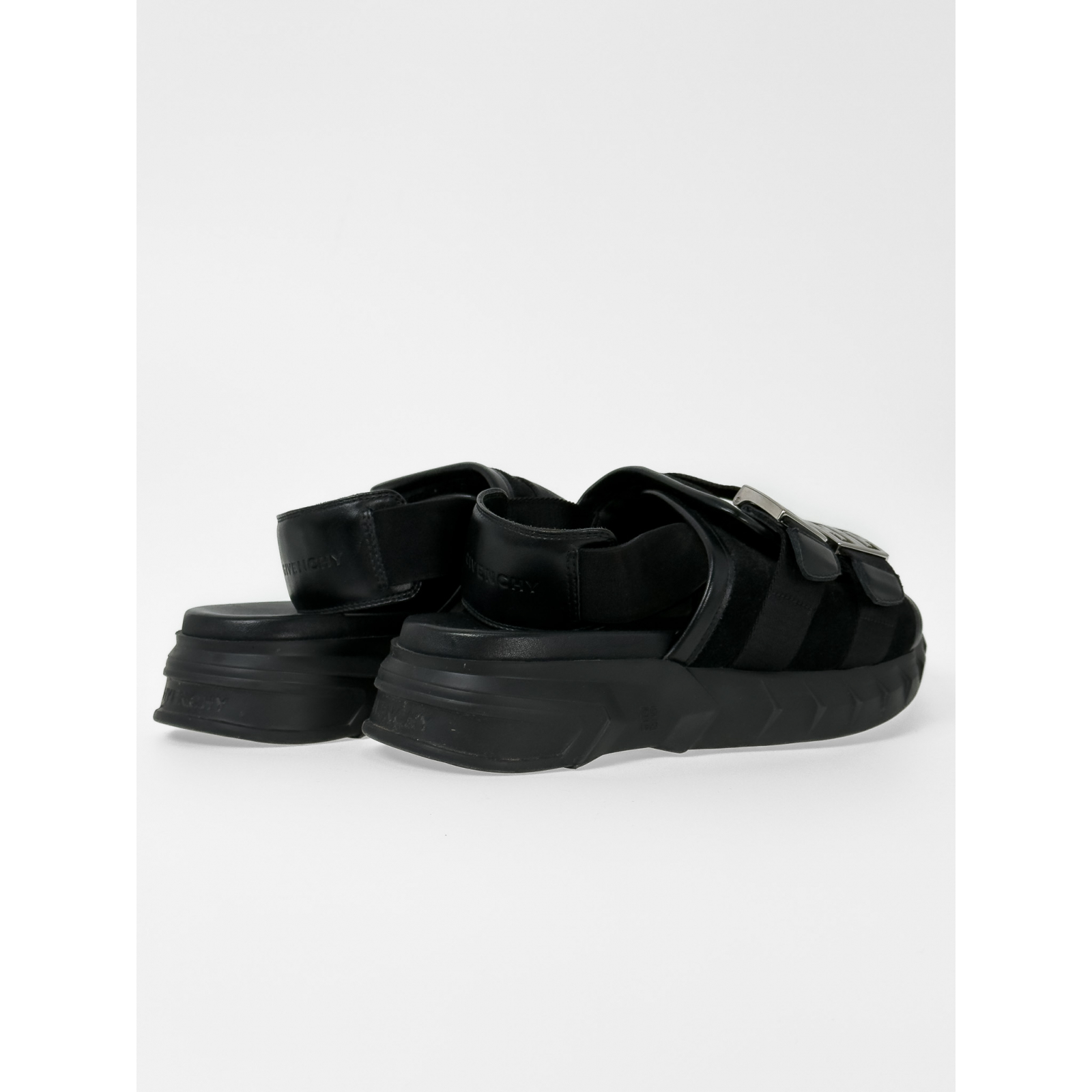 Skórzano-zamszowe sandały