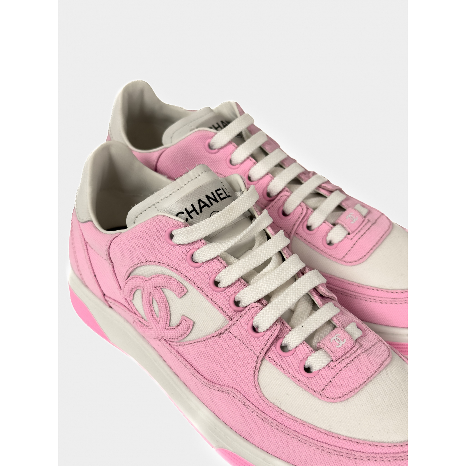 Sneakersy
