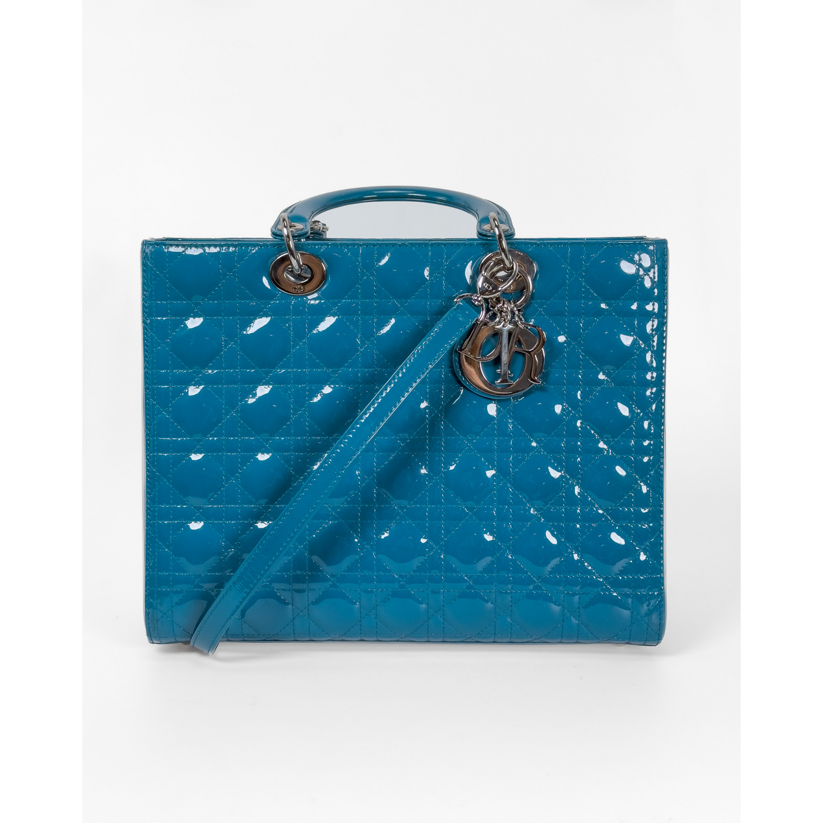 Torebka z lakierowanej skóry