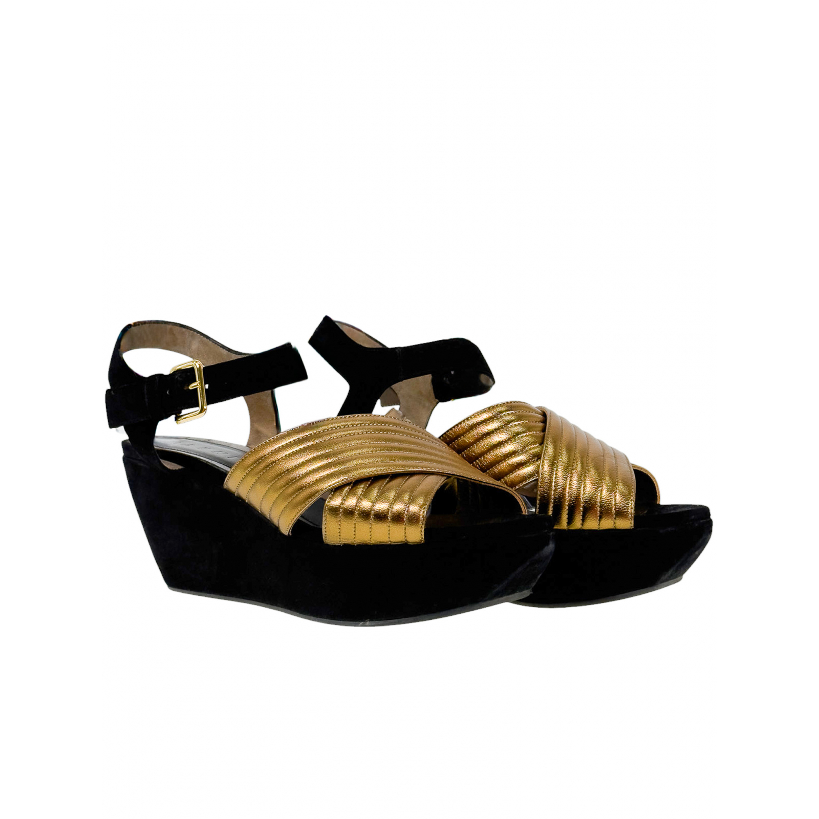 Zamszowe sandały na platformie