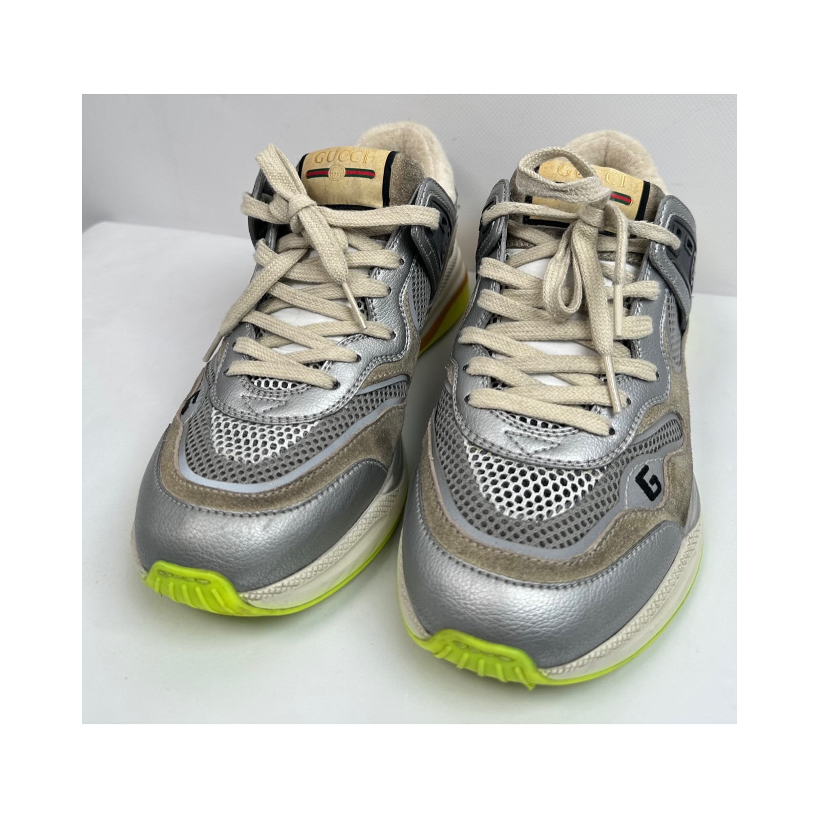 Sneakersy