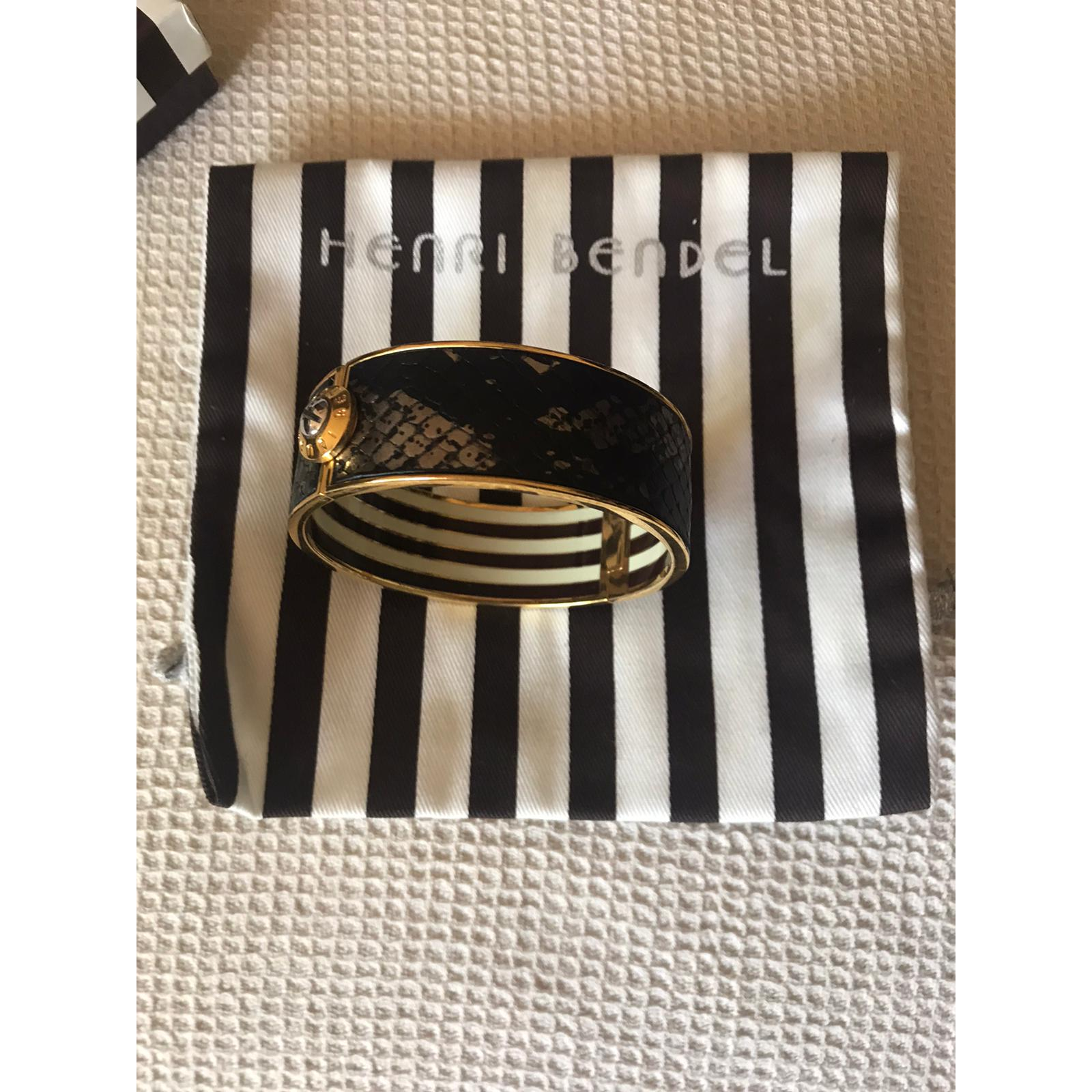 Nowa bransoletka Henri Bendel.