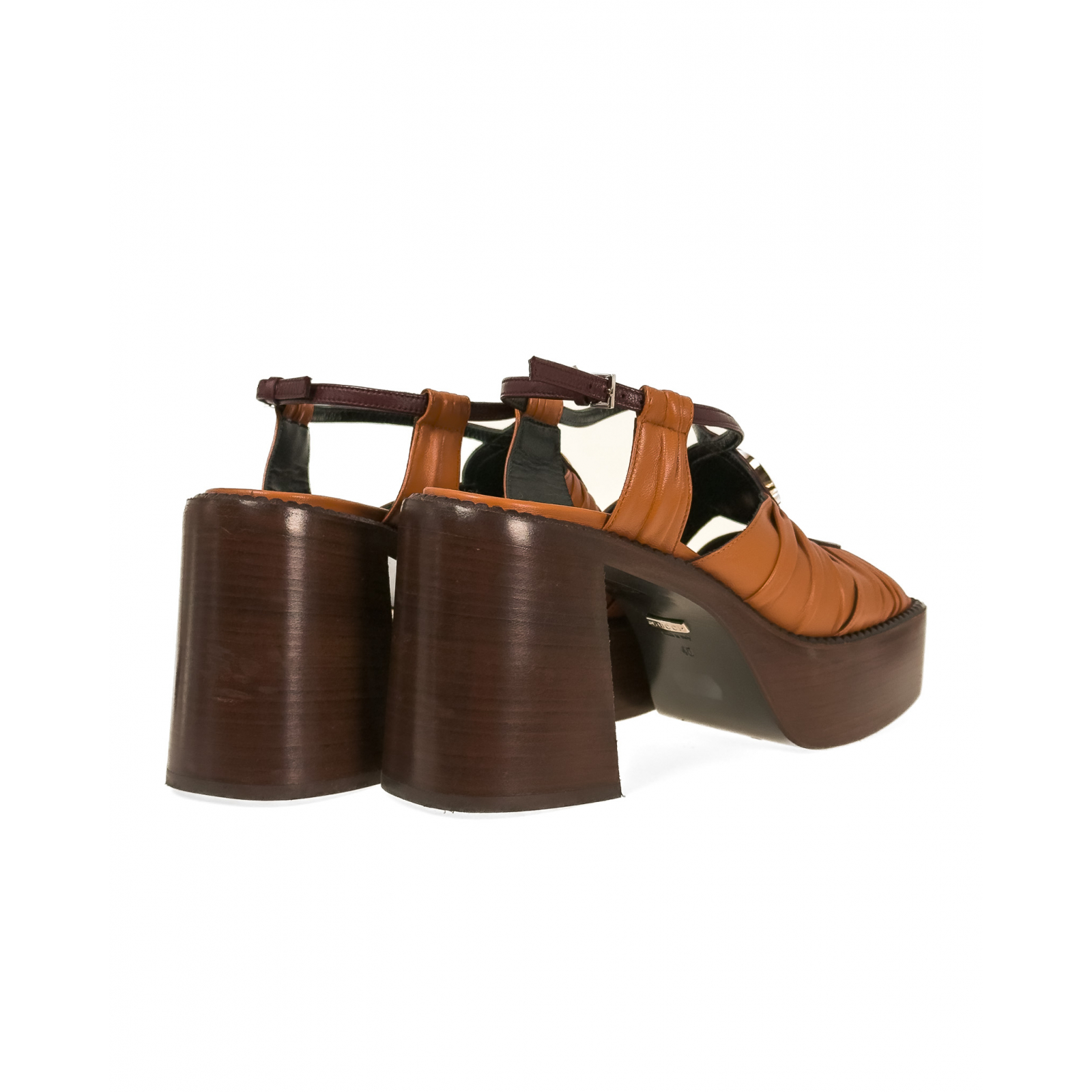 Skórzane sandały na drewnianym obcasie oraz platformie