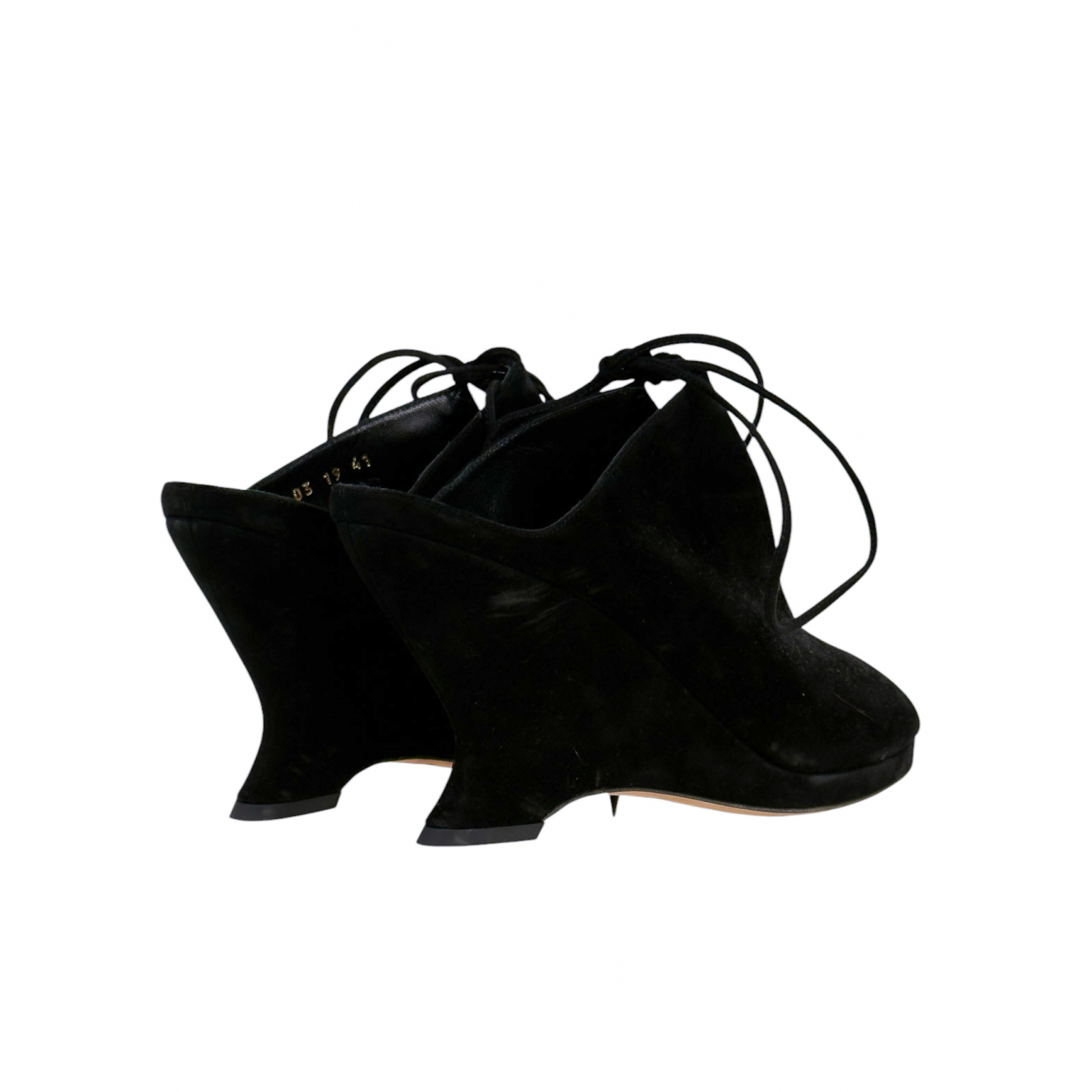 Zamszowe botki na koturnie