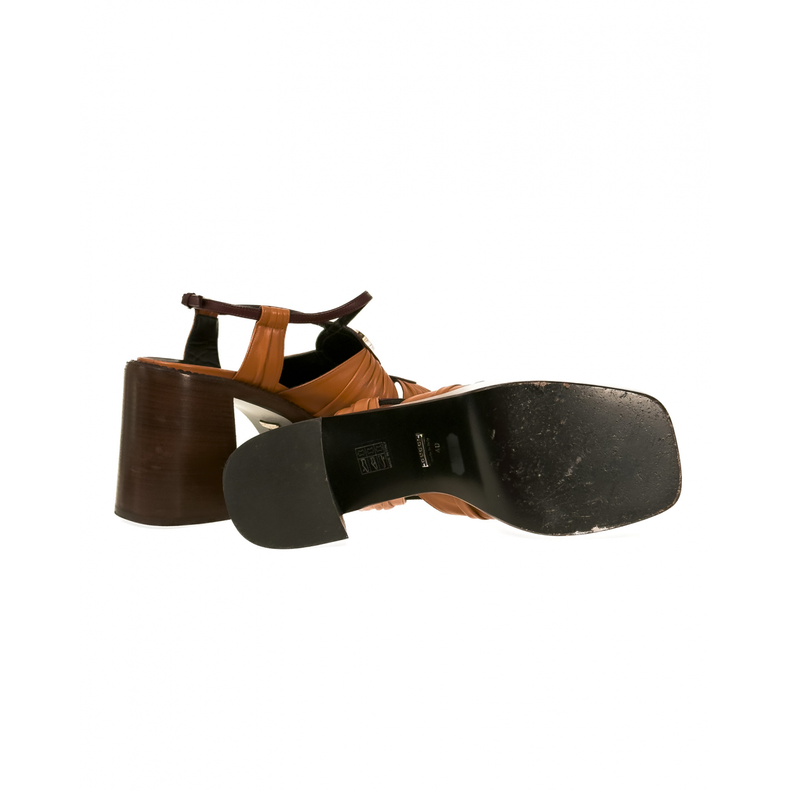 Skórzane sandały na drewnianym obcasie oraz platformie