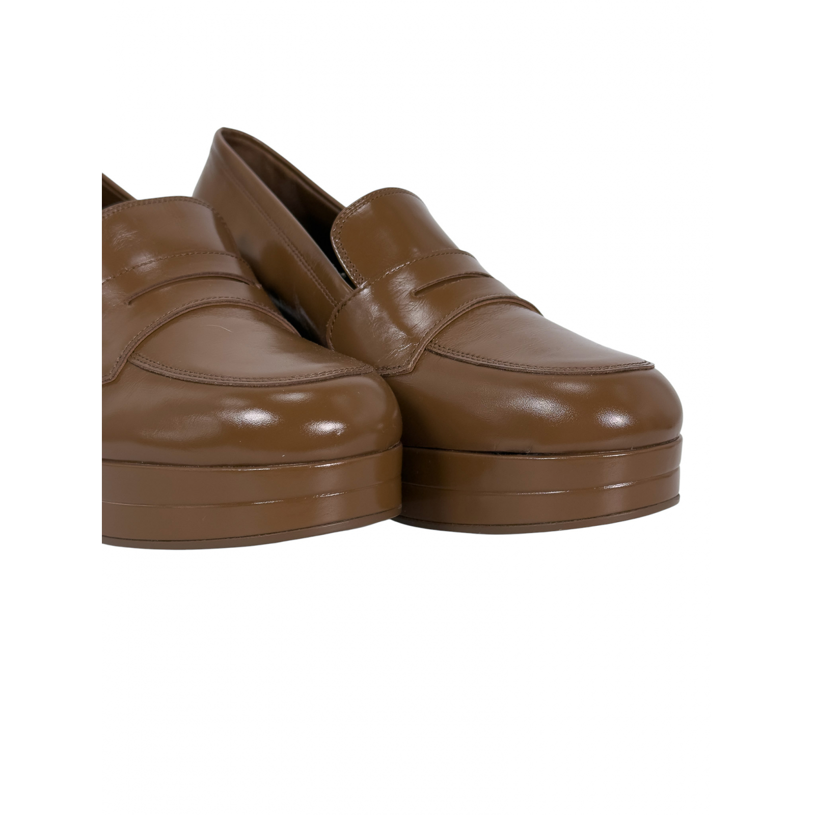 Czółenka na obcasie i platformie