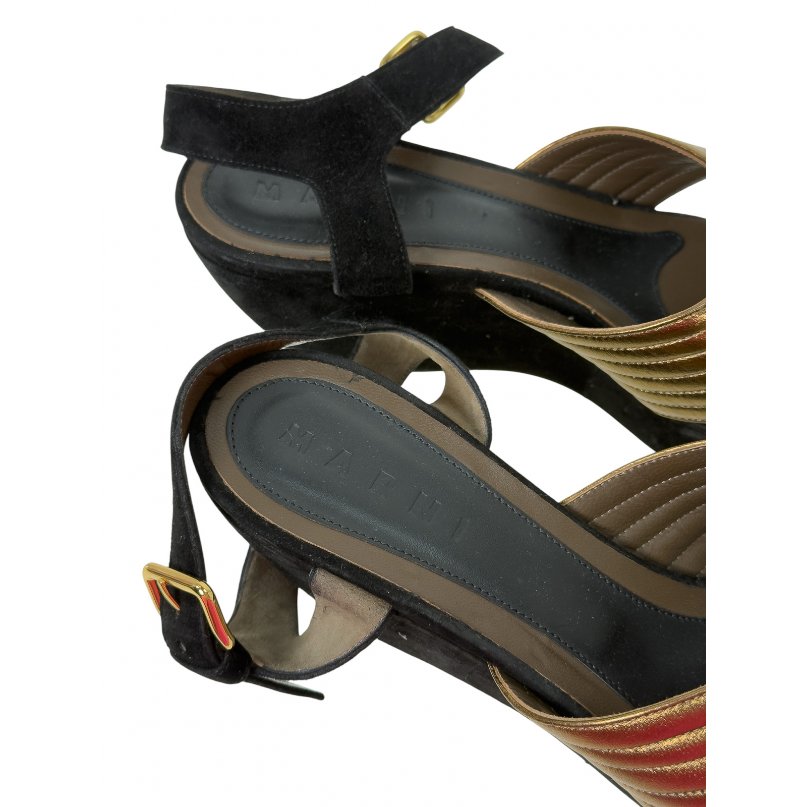 Zamszowe sandały na platformie