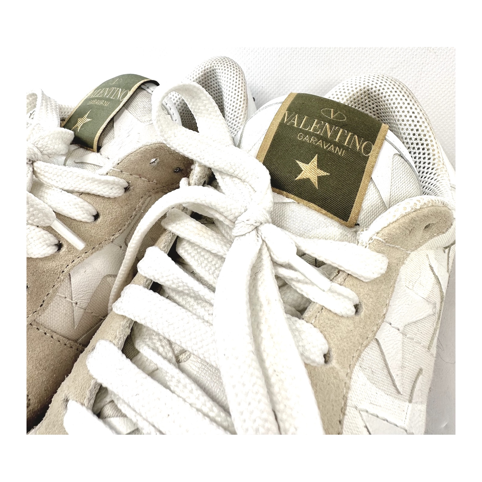Sneakersy