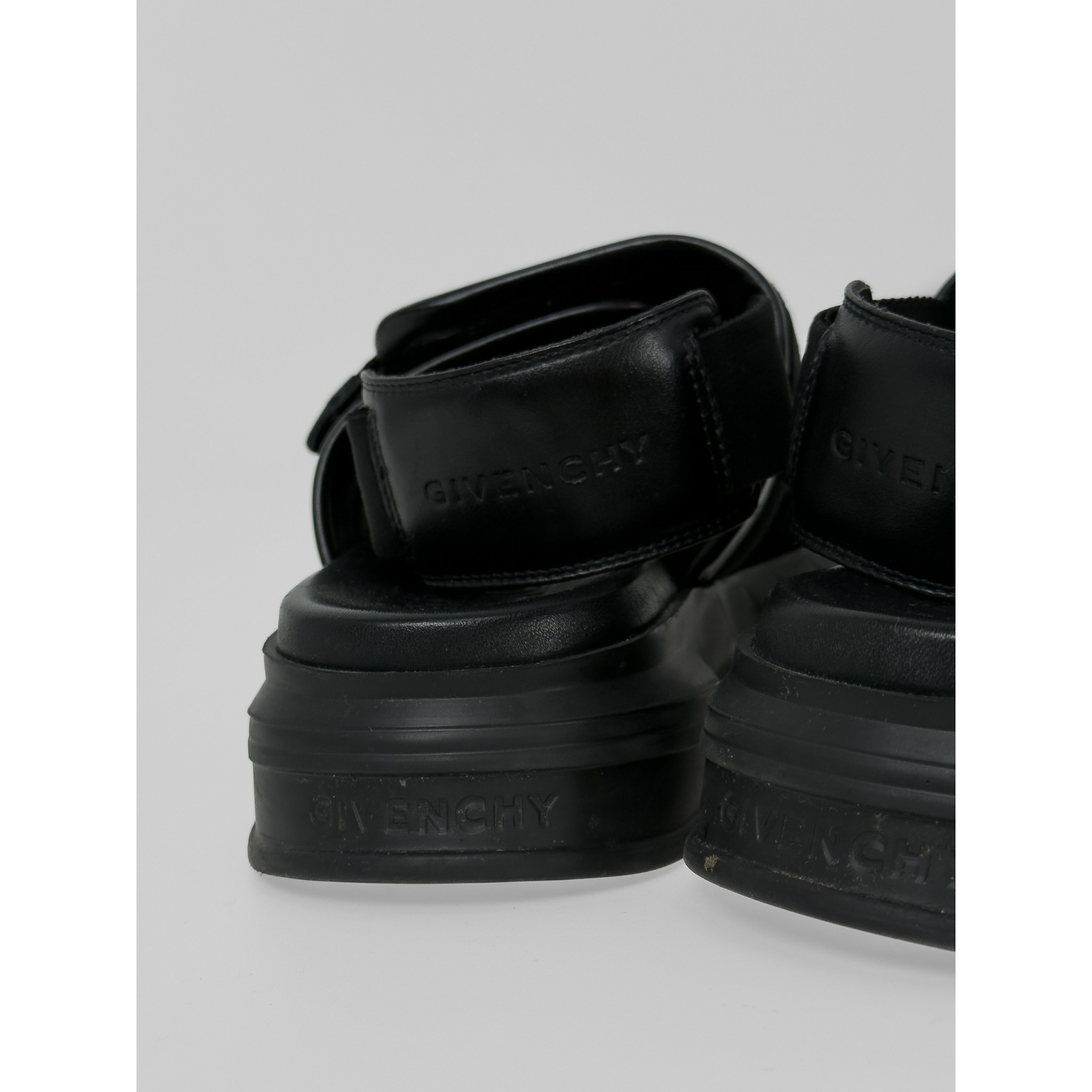 Skórzano-zamszowe sandały