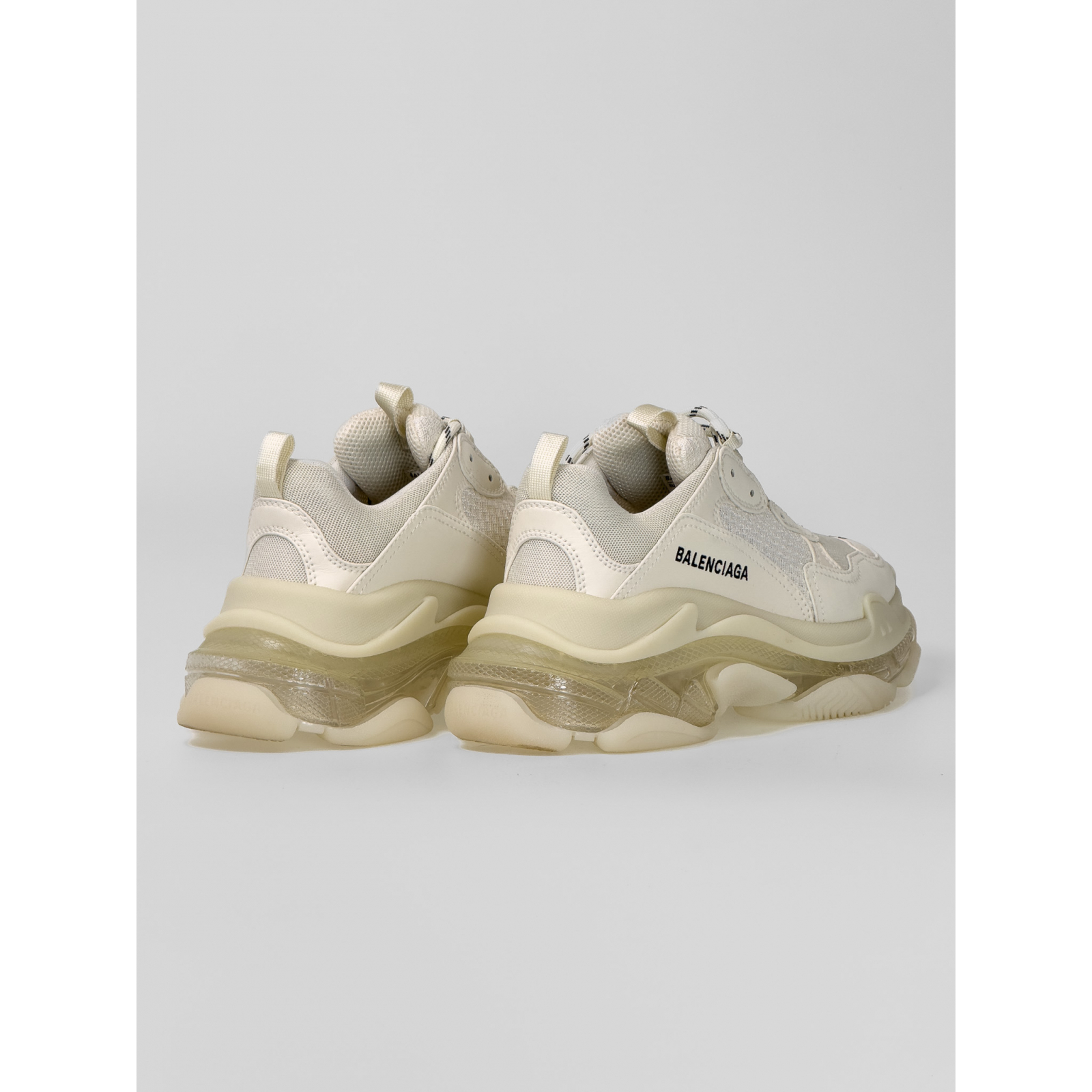 Sneakersy