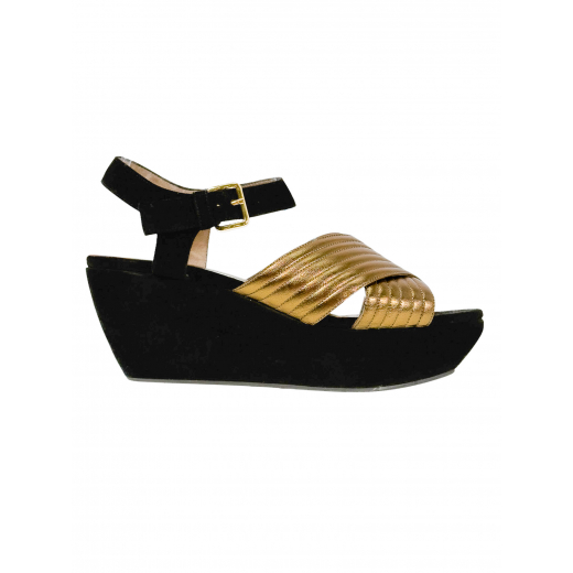 Zamszowe sandały na platformie